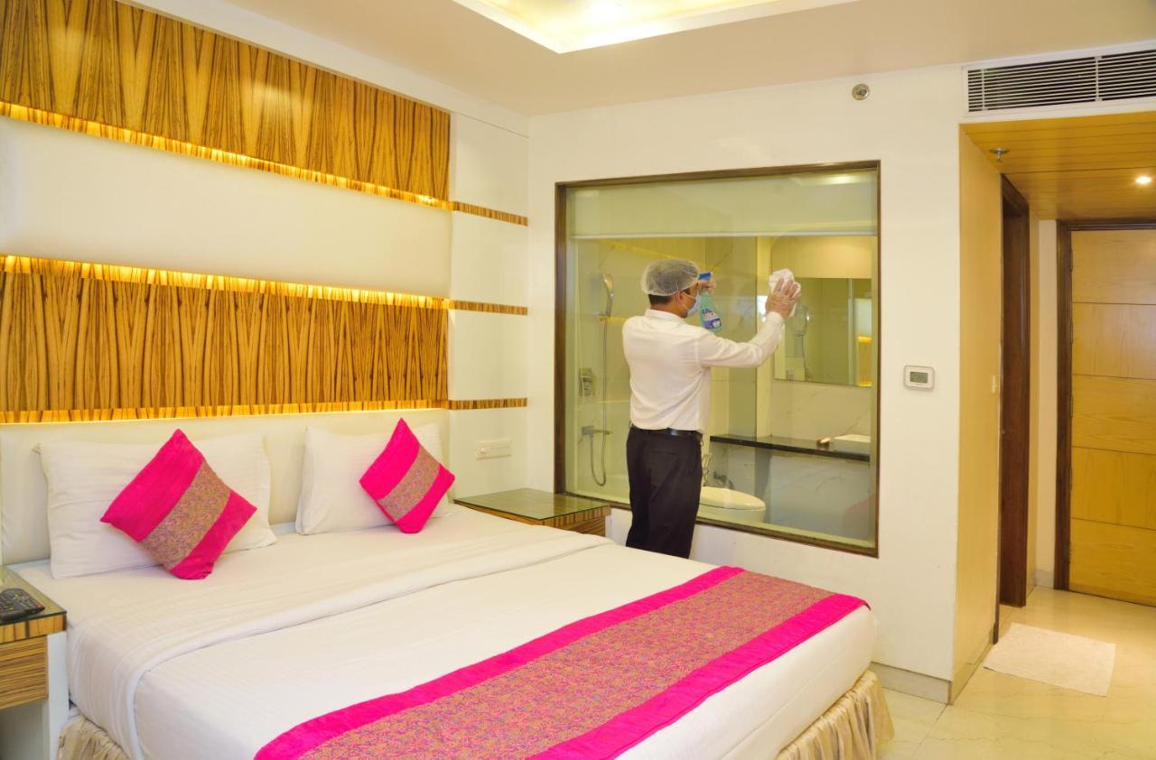 Hotel Aman Continental - Paharganj New Delhi Bagian luar foto