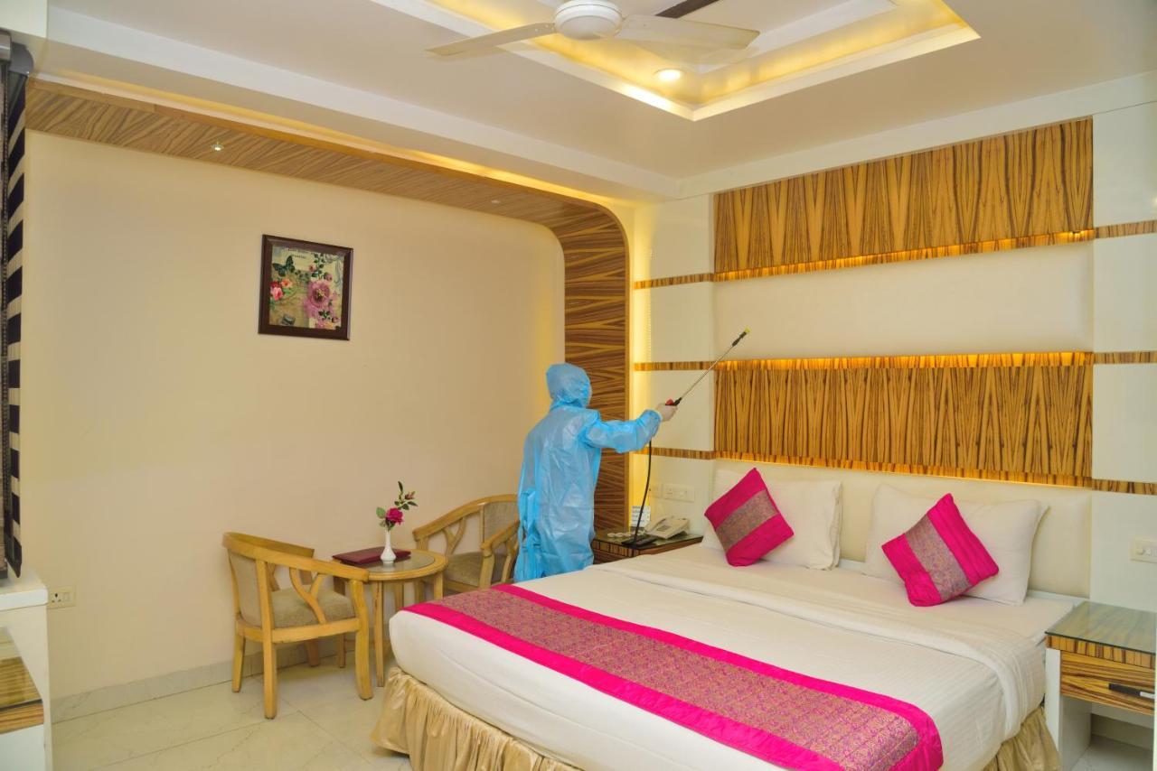 Hotel Aman Continental - Paharganj New Delhi Bagian luar foto